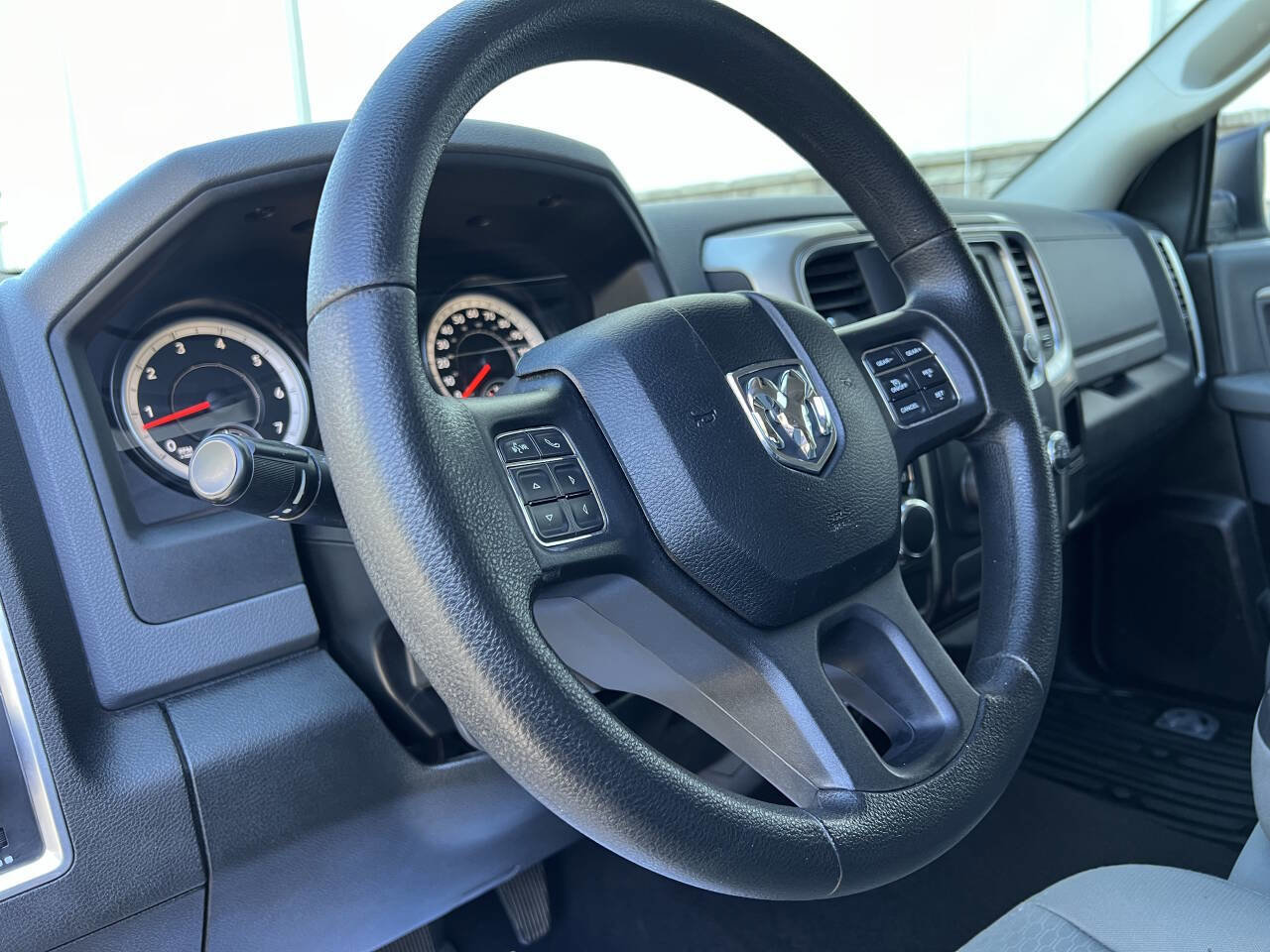 Used 2015 RAM 1500 Classic SLT image 9