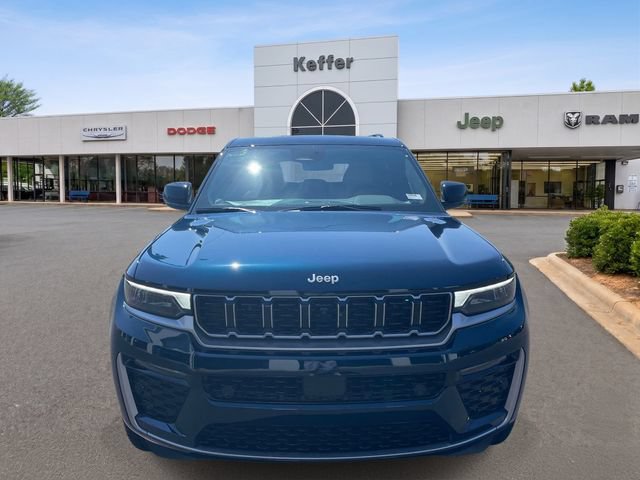 New 2026 Jeep Grand Cherokee Summit AWD/4WD image 3
