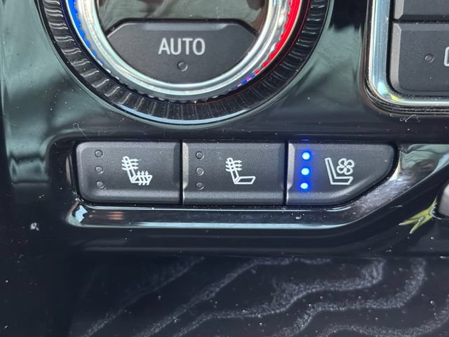 Used 2022 GMC Yukon XL Denali w/ Denali Premium Package AWD/4WD image 32