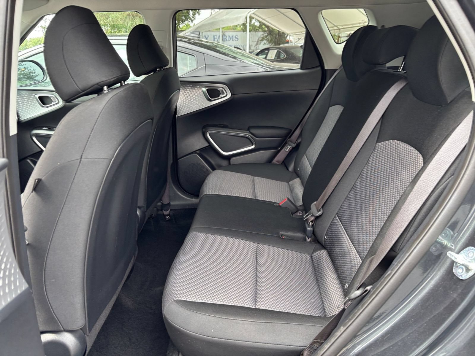 Used 2025 Kia Soul LX w/ LX Technology Package FWD image 36