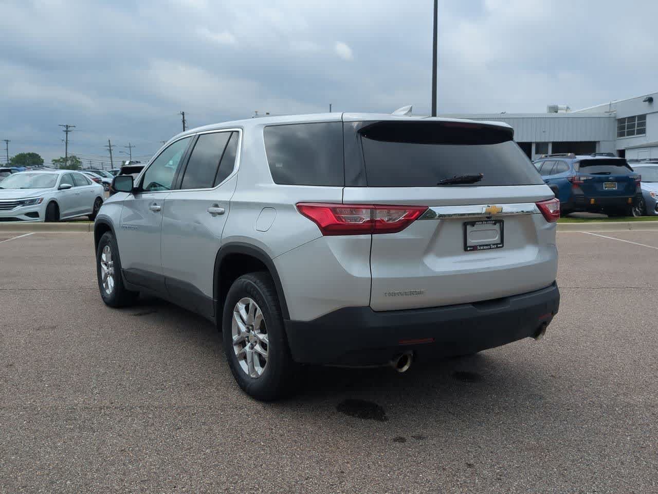 Used 2019 Chevrolet Traverse LS FWD image 4