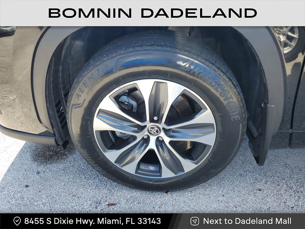Used 2024 Toyota Highlander LE image 14