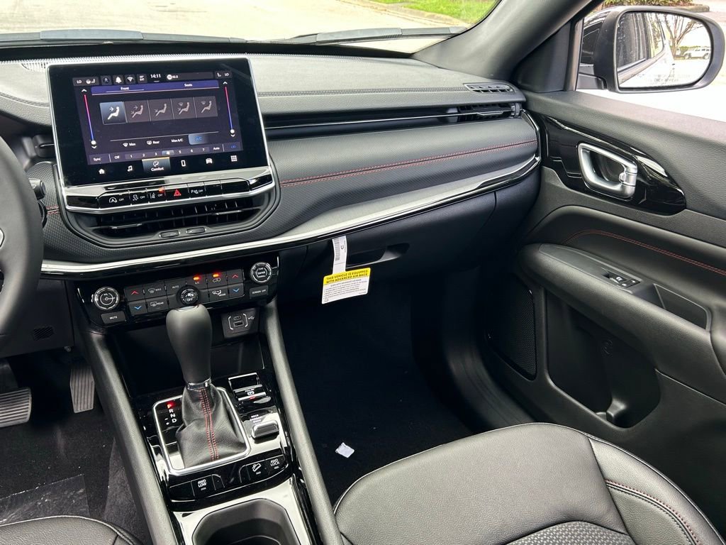 New 2026 Jeep Compass Trailhawk image 12