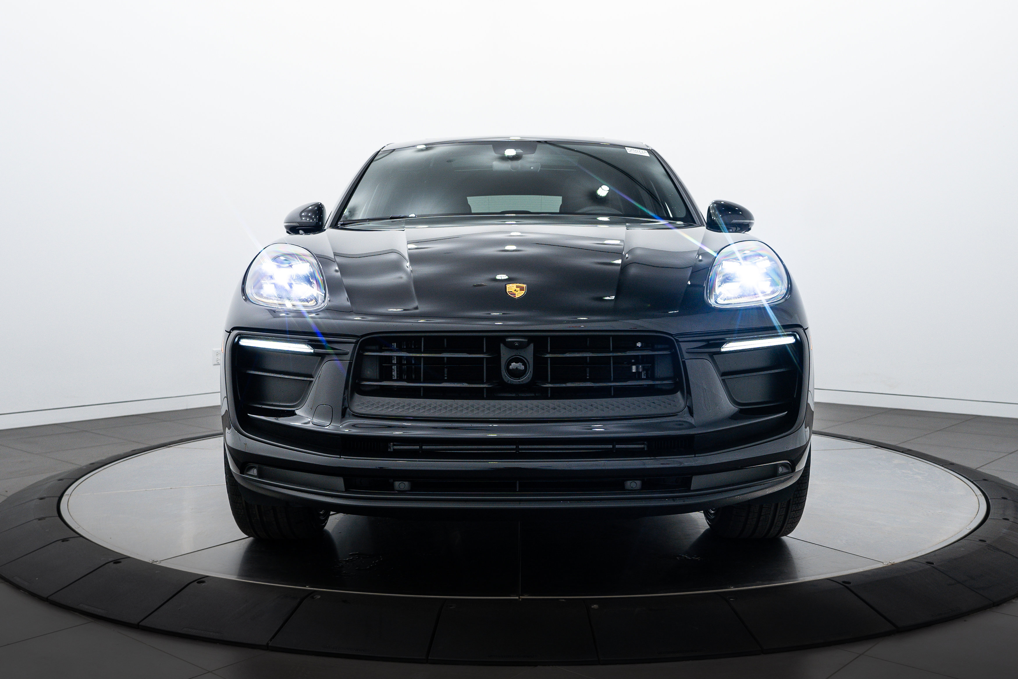 New 2025 Porsche Macan image 10