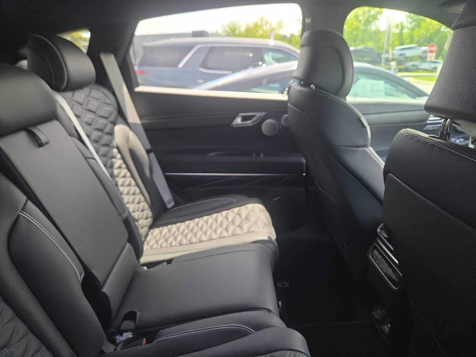Used 2025 Genesis GV80 3.5T AWD/4WD image 12