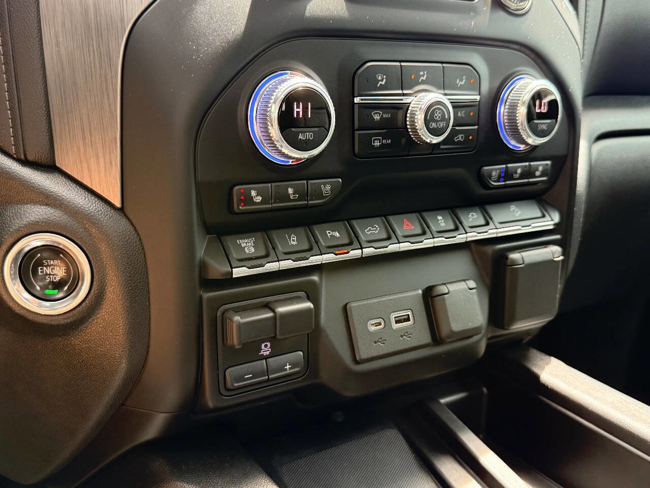 Used 2020 GMC Sierra 2500 Denali w/ Denali Ultimate Package image 33