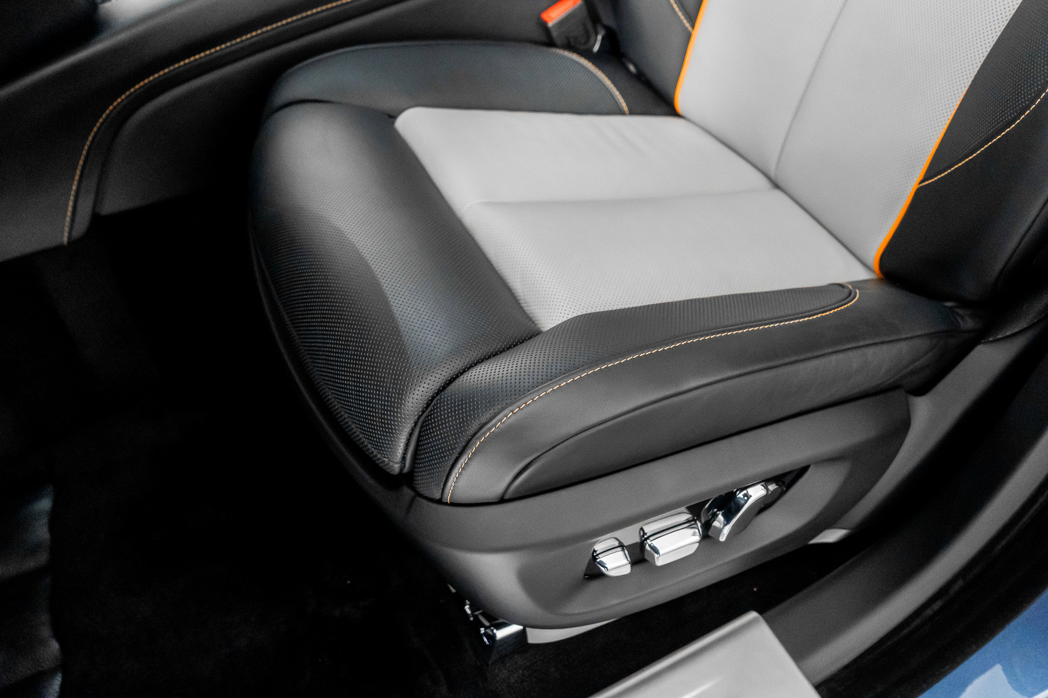 Used 2024 Rolls-Royce Ghost Black Badge w/ Black Badge Ghost Package image 27