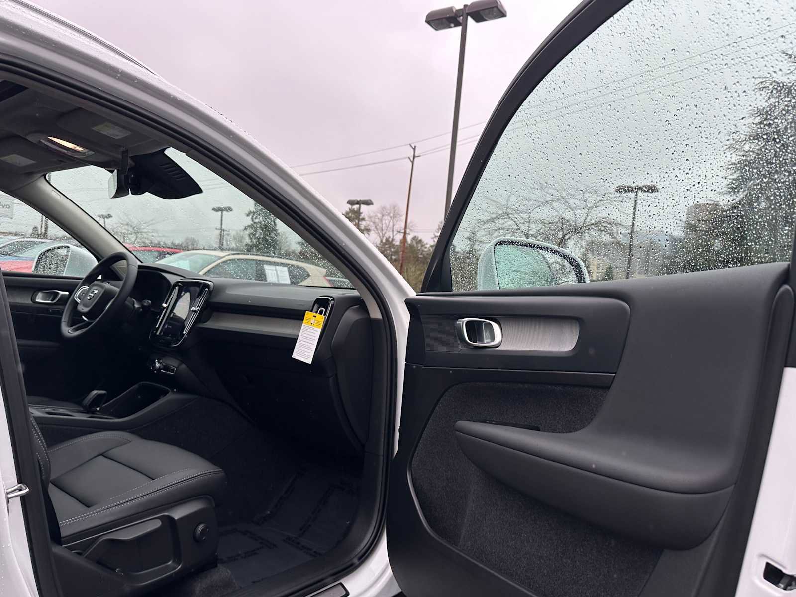 Used 2025 Volvo XC40 B5 Core w/ Protection Package Premier image 11