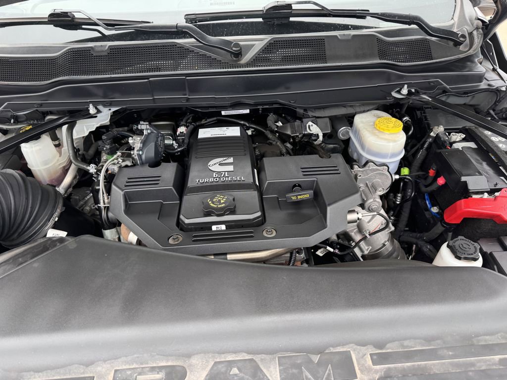 Used 2024 RAM 2500 Laramie w/ Sport Appearance Package image 27