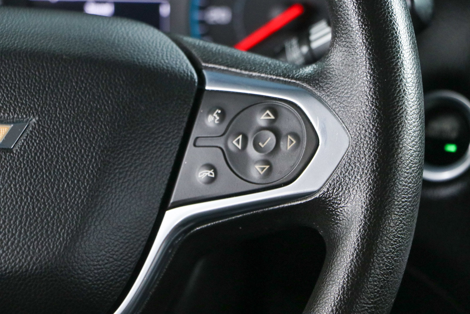 Used 2018 Chevrolet Traverse LS image 14