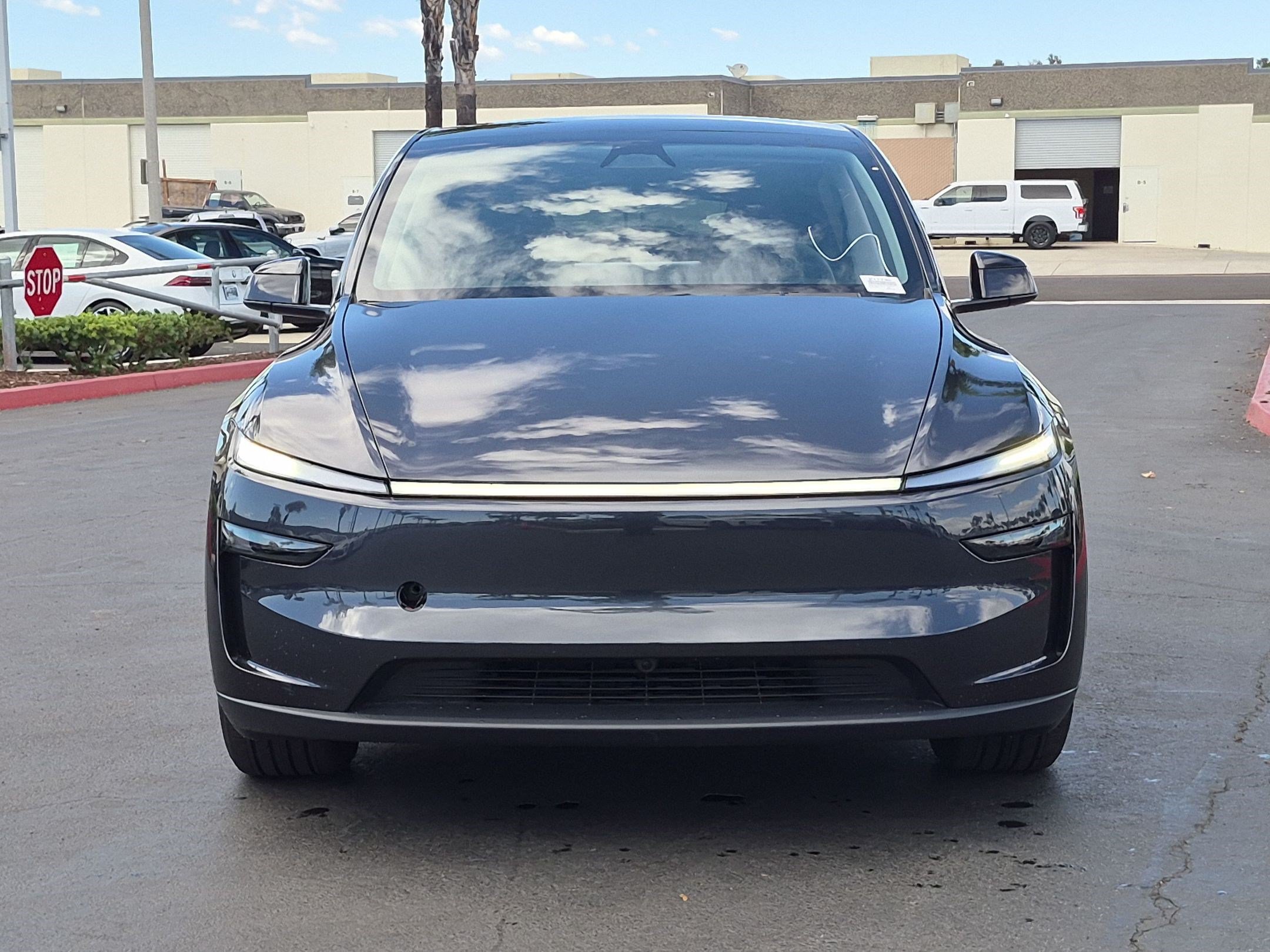 Used 2026 Tesla Model Y Long Range RWD image 3