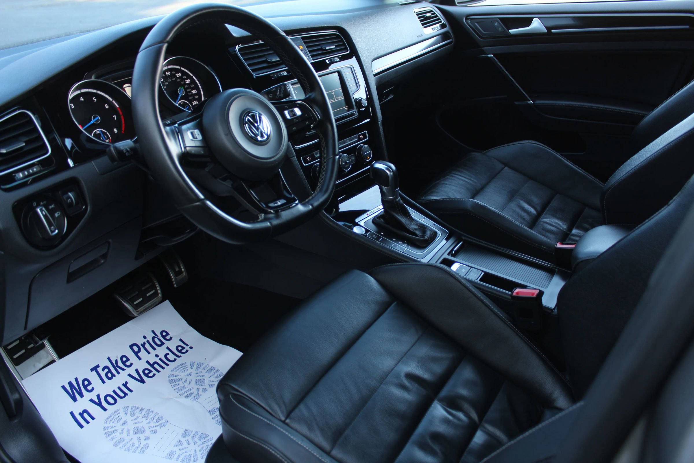 Used 2016 Volkswagen Golf 4-Door image 11