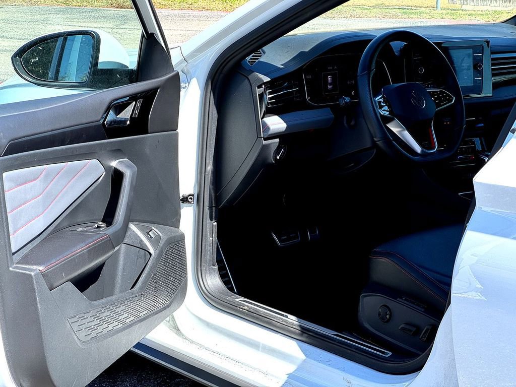 Certified 2025 Volkswagen Jetta GLI Autobahn image 11