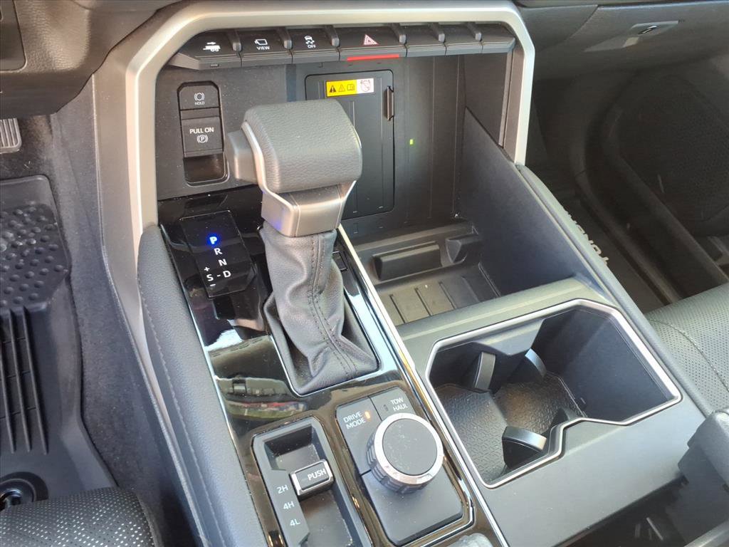 Used 2024 Toyota Tundra Limited AWD/4WD image 34