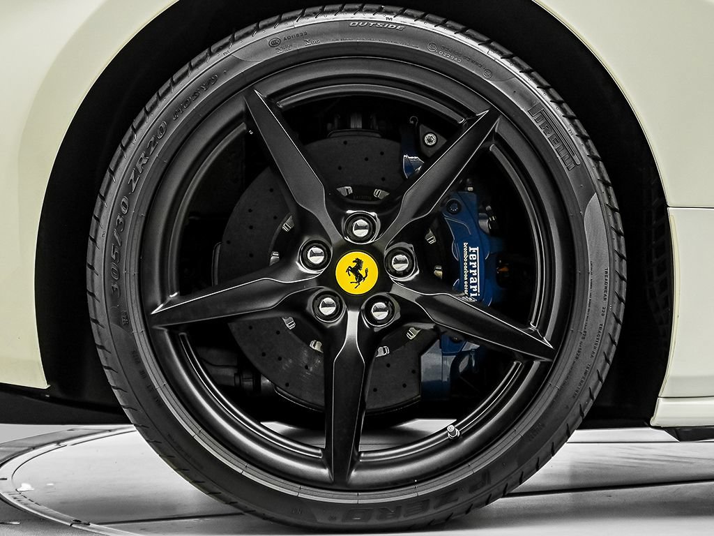 Used 2017 Ferrari 488 Spider RWD image 33