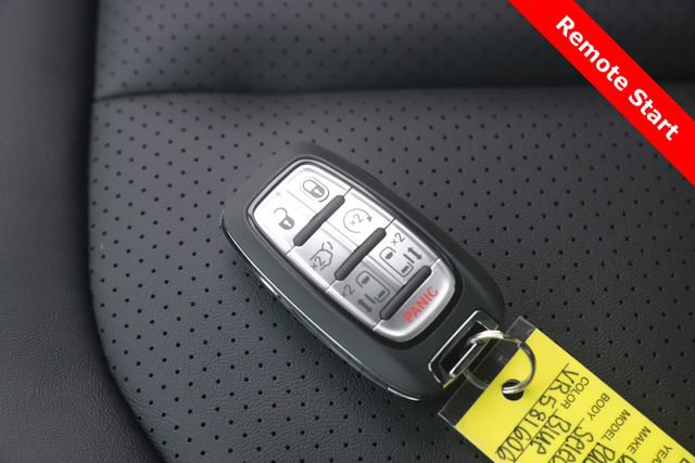 New 2027 Chrysler Pacifica Select FWD image 3