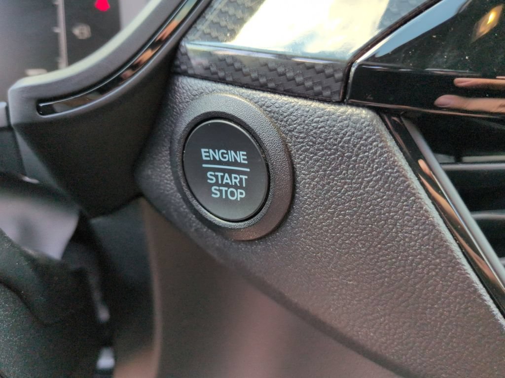 Used 2025 Ford Escape ST-Line Select AWD/4WD image 17