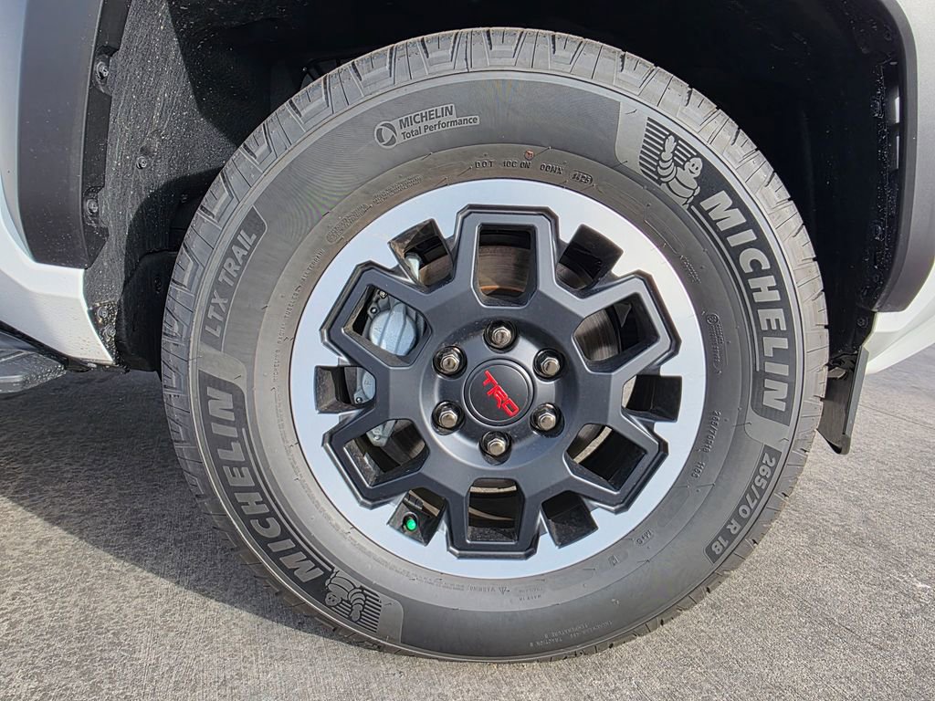 Used 2025 Toyota 4Runner TRD Off-Road image 30