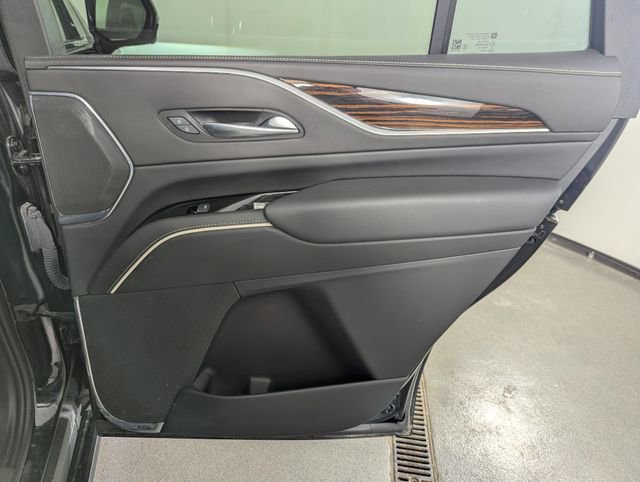 Used 2023 Cadillac Escalade Premium Luxury image 19