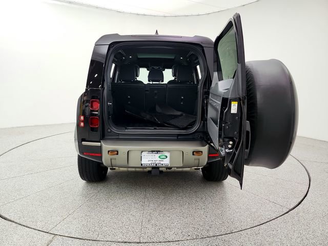Certified 2023 Land Rover Defender 110 X-Dynamic SE image 19