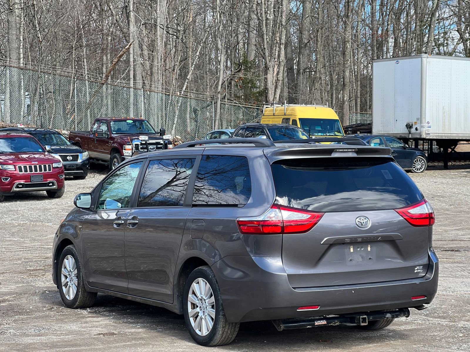 Used 2017 Toyota Sienna XLE AWD/4WD image 4