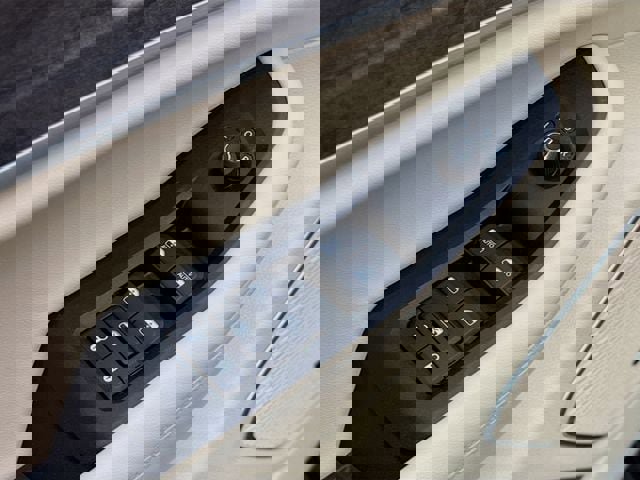 Used 2023 Jeep Grand Cherokee L Limited w/ Luxury Tech Group II image 20