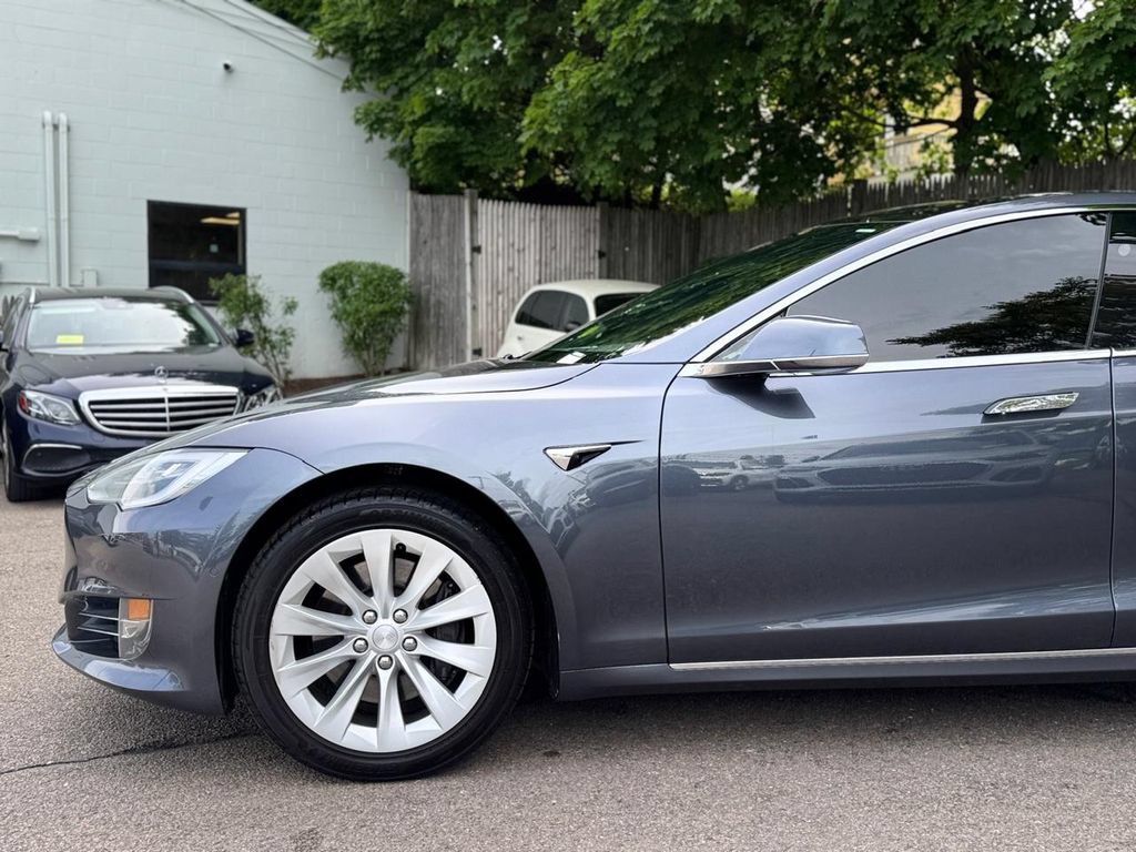 Used 2018 Tesla Model S 75D AWD/4WD image 10