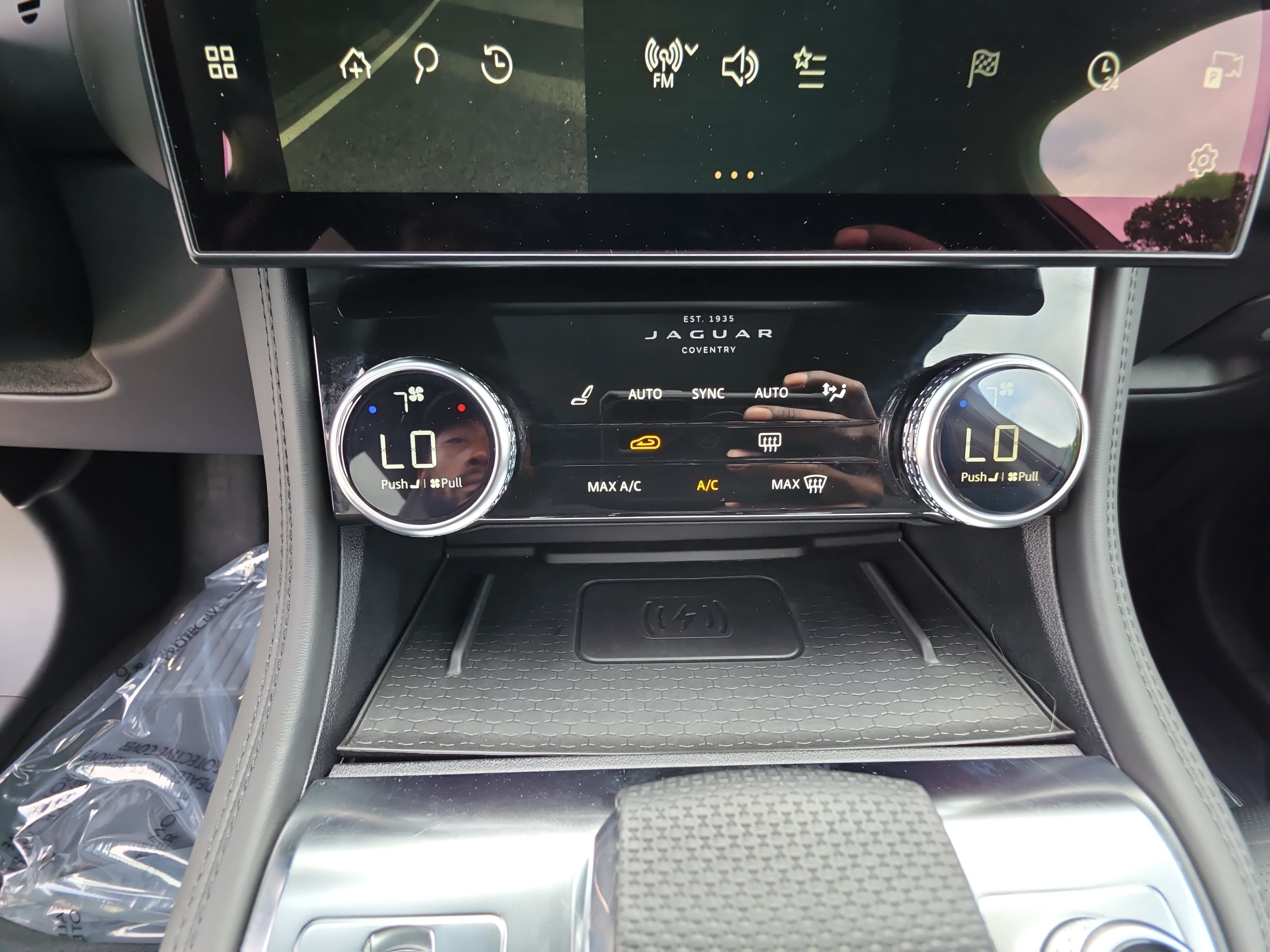 Certified 2022 Jaguar F-PACE SVR AWD/4WD image 21