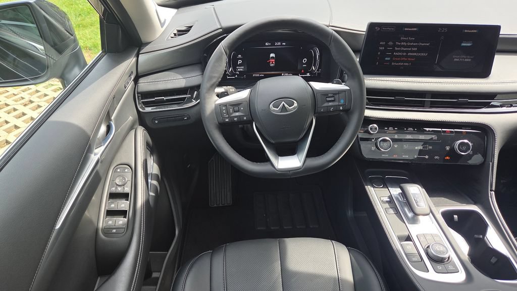 Used 2023 INFINITI QX60 Luxe w/ Performance Audio Package AWD/4WD image 18