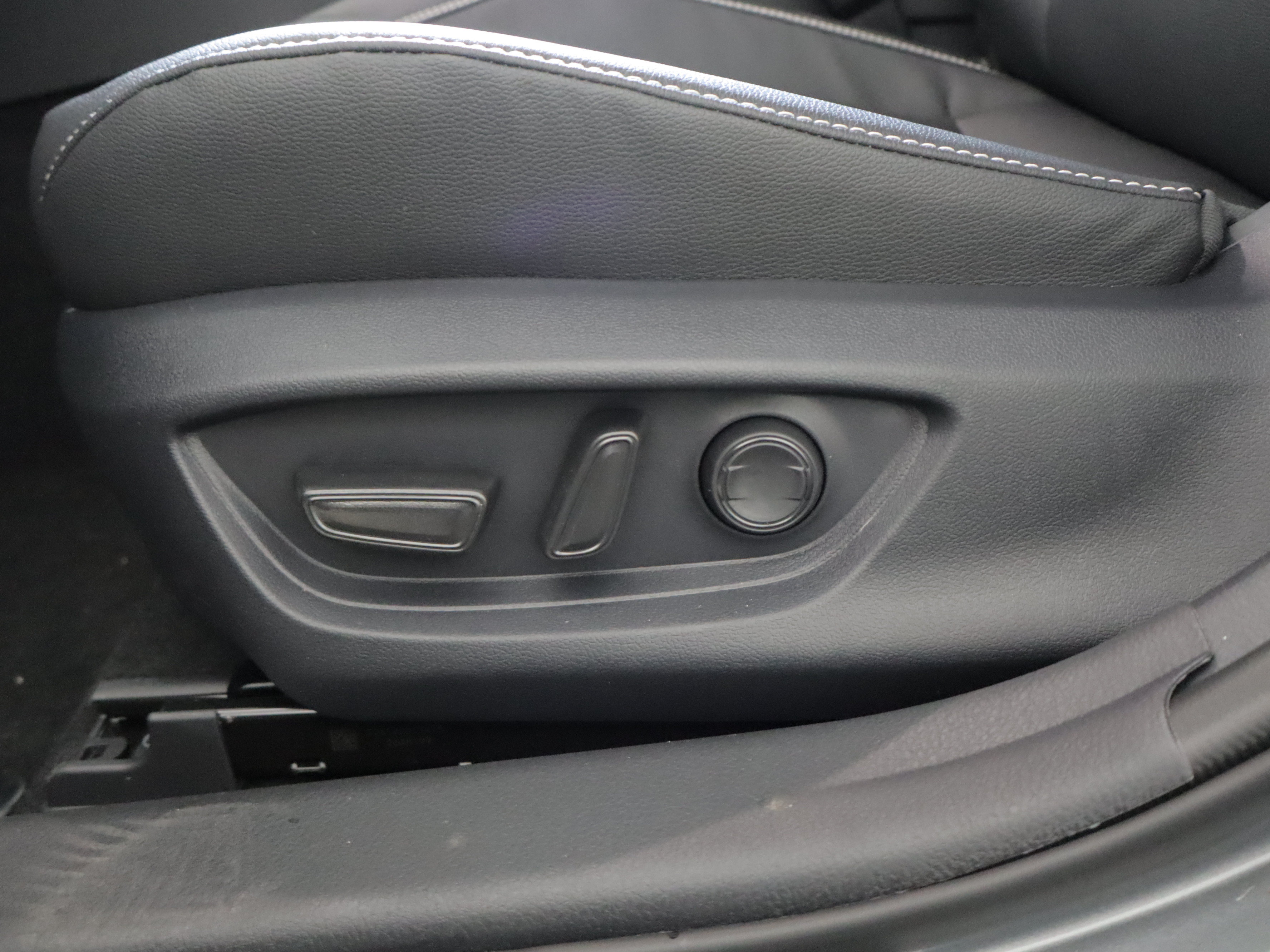 New 2026 Toyota Camry SE FWD image 13