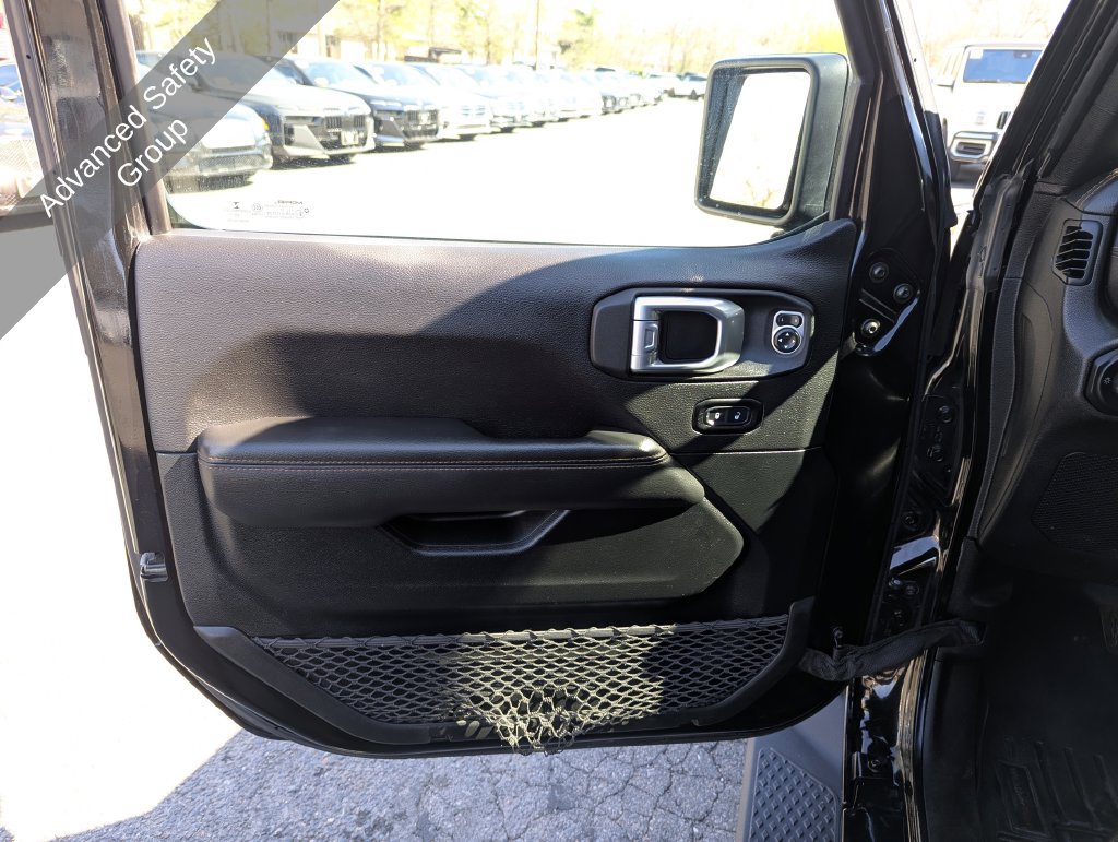 Used 2021 Jeep Gladiator Overland AWD/4WD image 14
