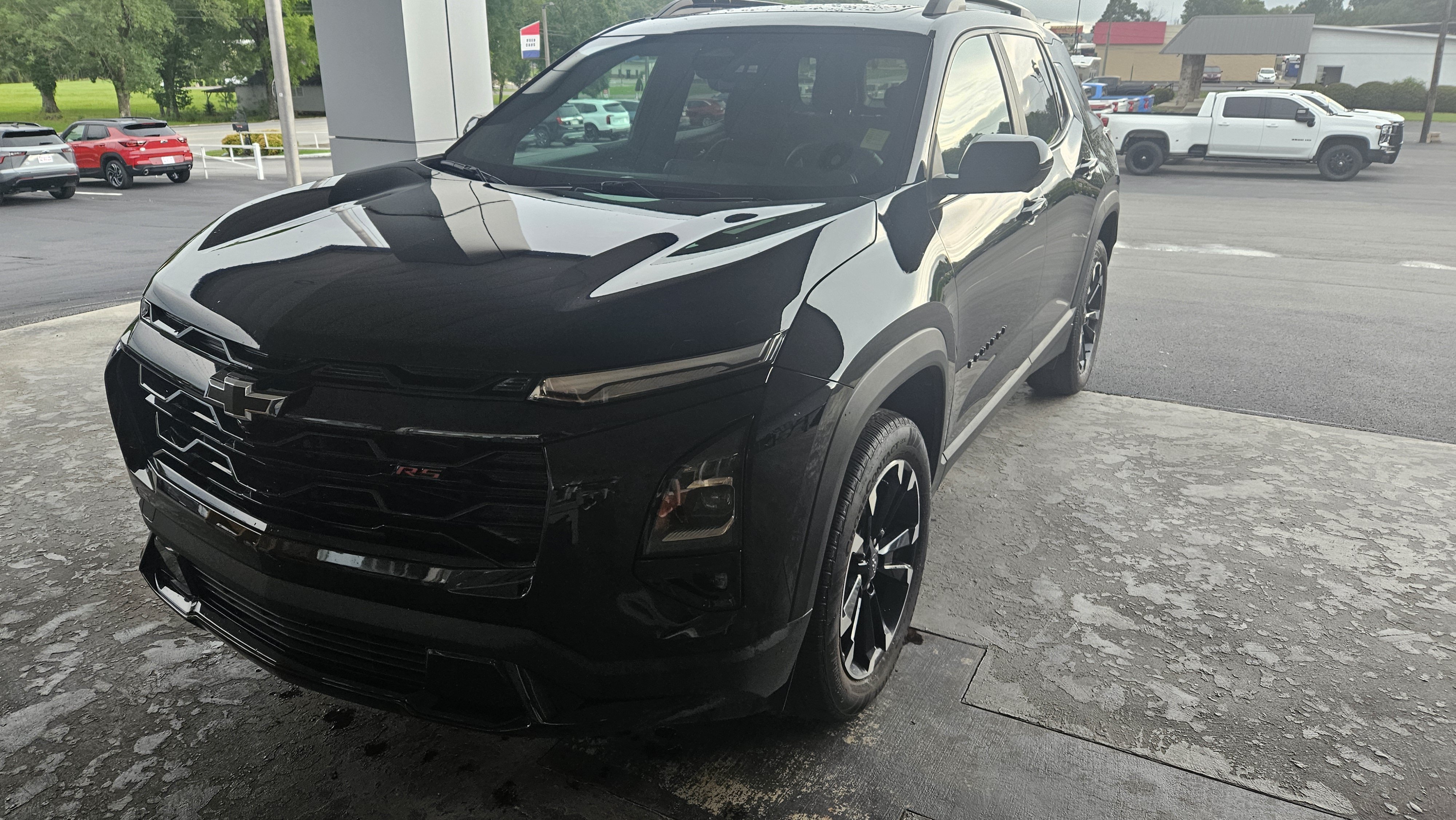 Used 2025 Chevrolet Equinox RS w/ Safety and Technology Package FWD image 2