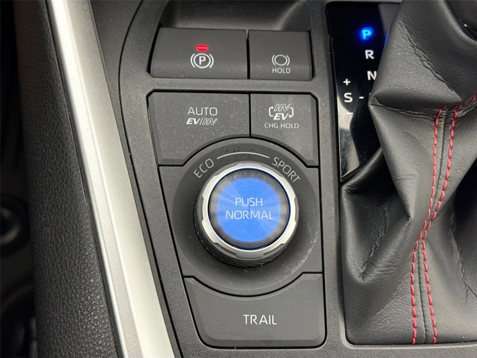 Certified 2025 Toyota RAV4 XSE image 31