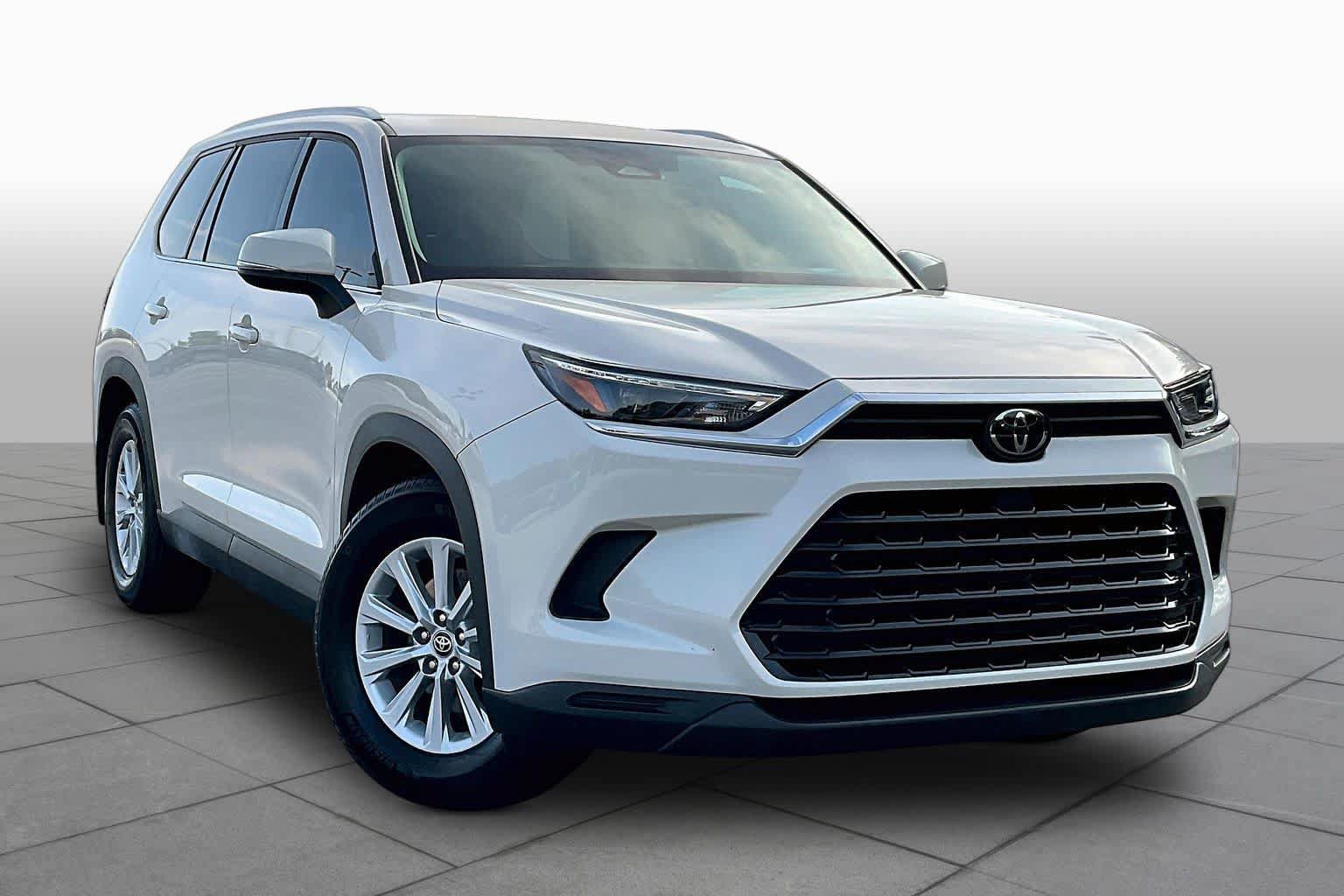 Used 2024 Toyota Grand Highlander FWD image 3