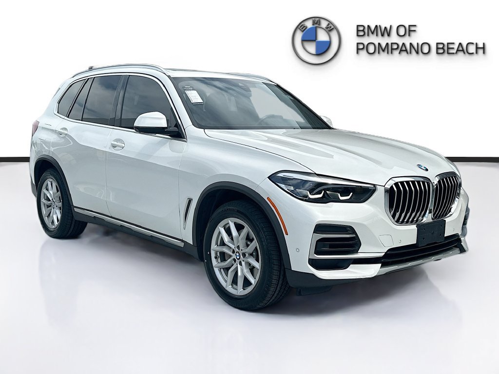 Used 2023 BMW X5 xDrive40i w/ Parking Assistance Package AWD/4WD image 1