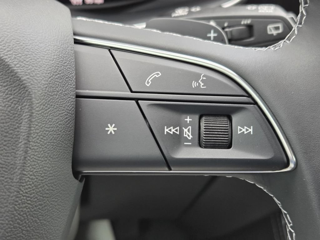 Used 2026 Audi Q8 Premium Plus AWD/4WD image 18