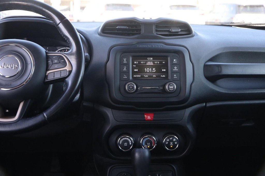 Used 2017 Jeep Renegade Latitude image 24
