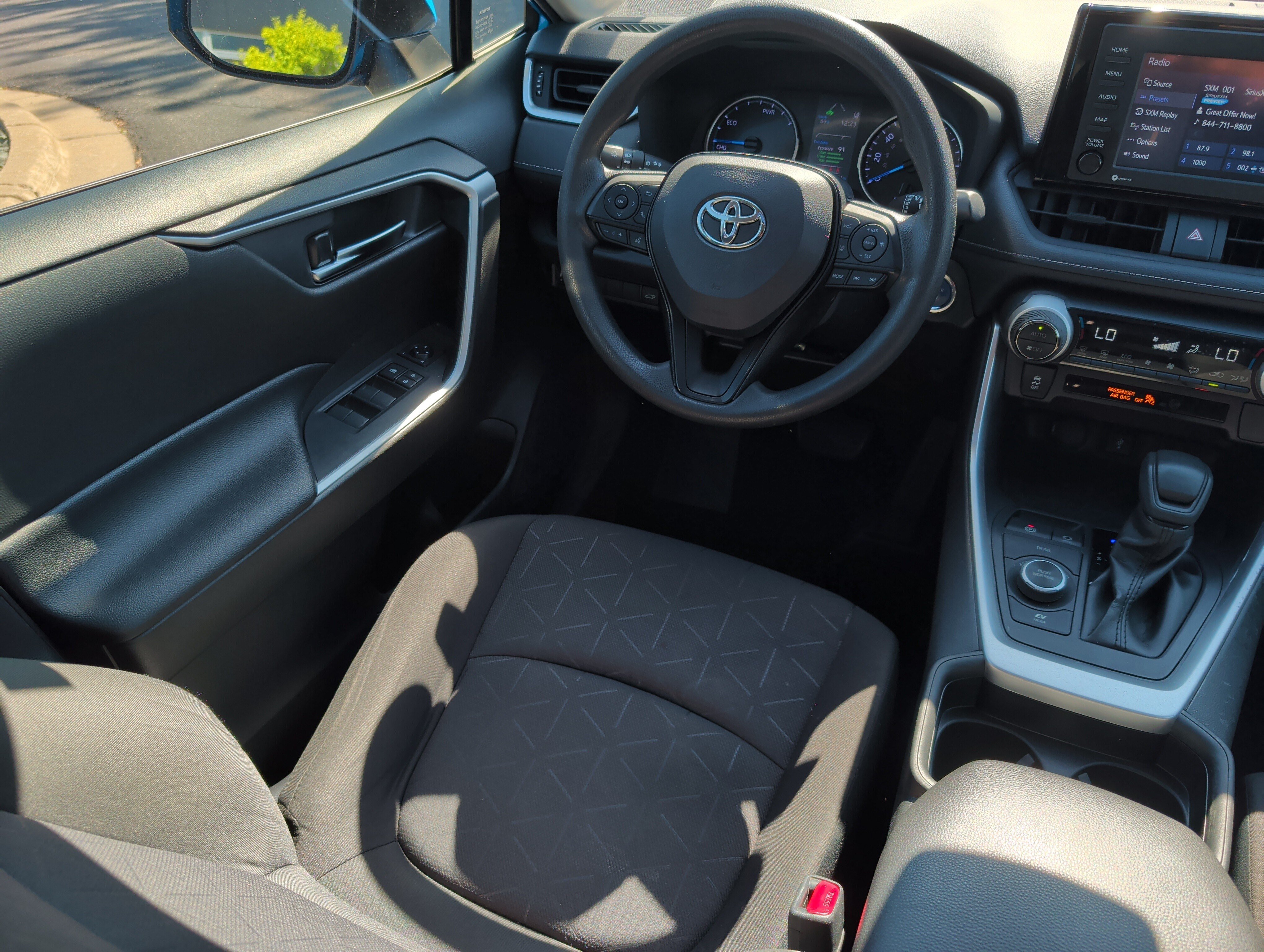 Used 2021 Toyota RAV4 XLE w/ Convenience Package AWD/4WD image 9