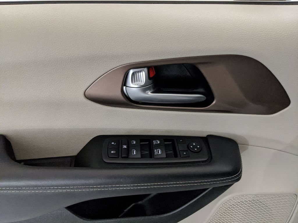 Used 2024 Chrysler Voyager LX FWD image 14