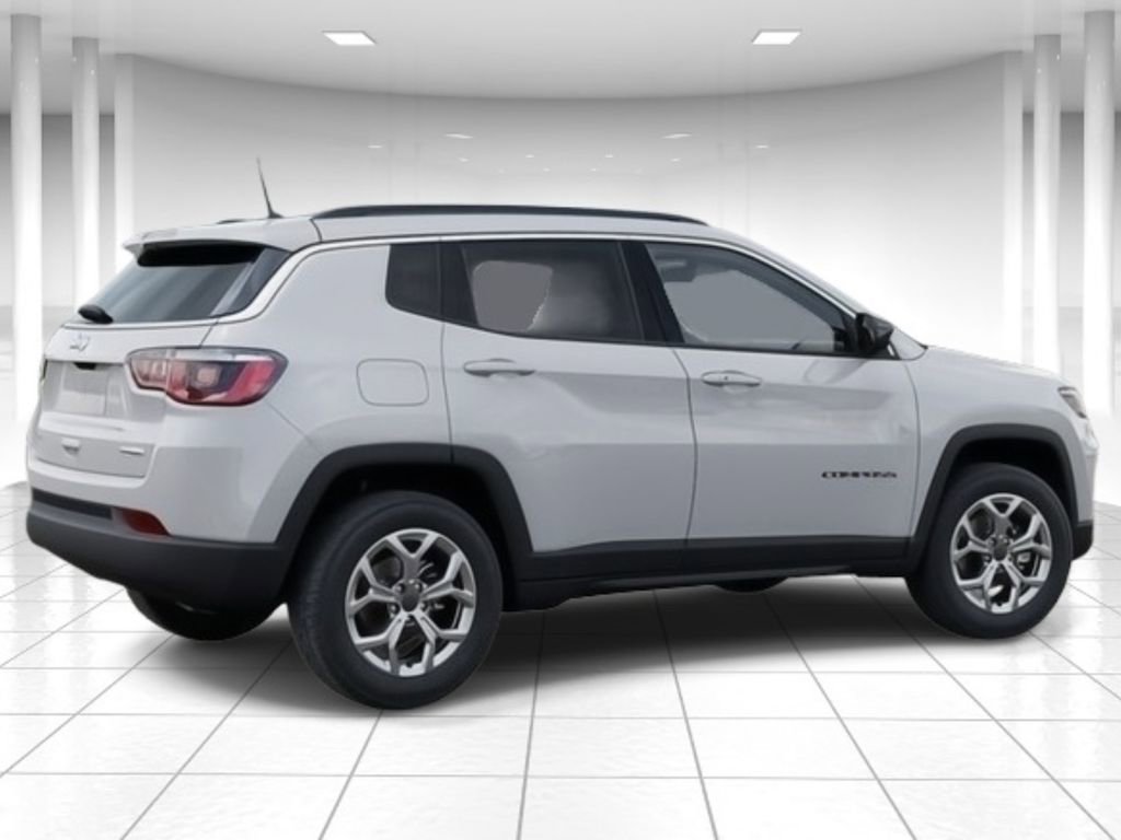 New 2025 Jeep Compass Latitude w/ Sun & Sound Group image 4