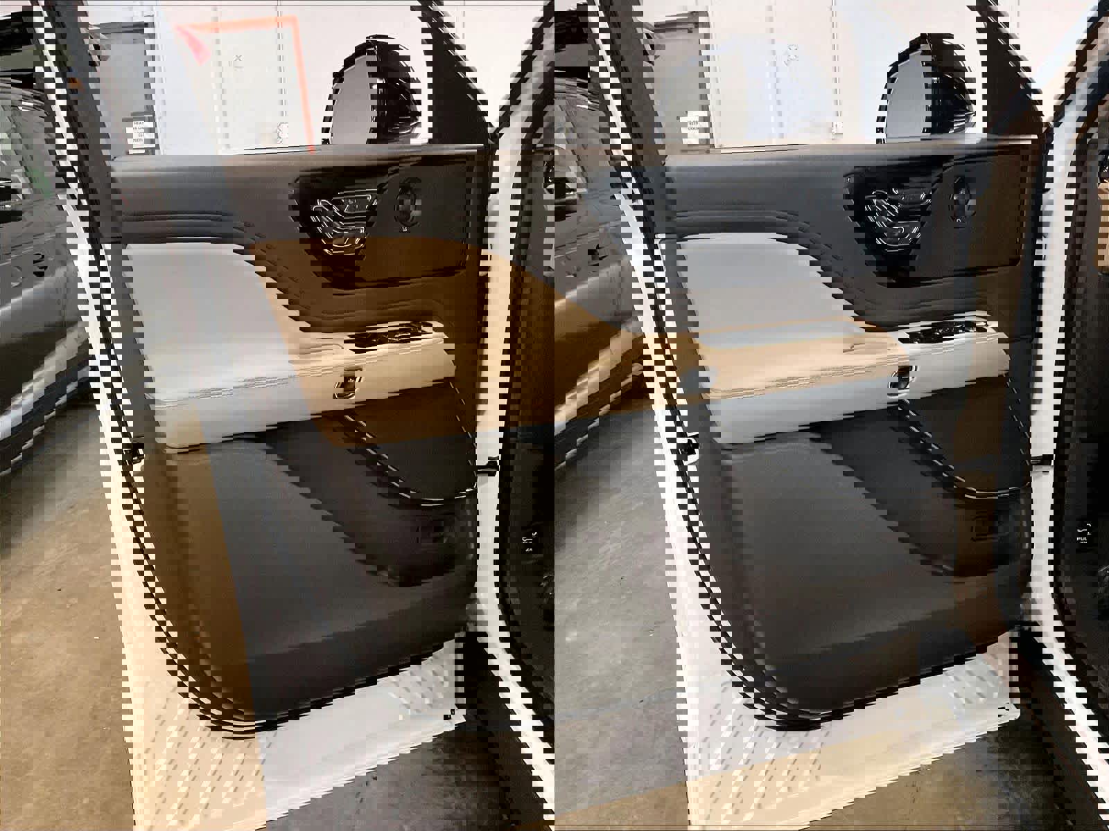 Used 2022 Lincoln Aviator Reserve w/ Equipment Group 201A image 24