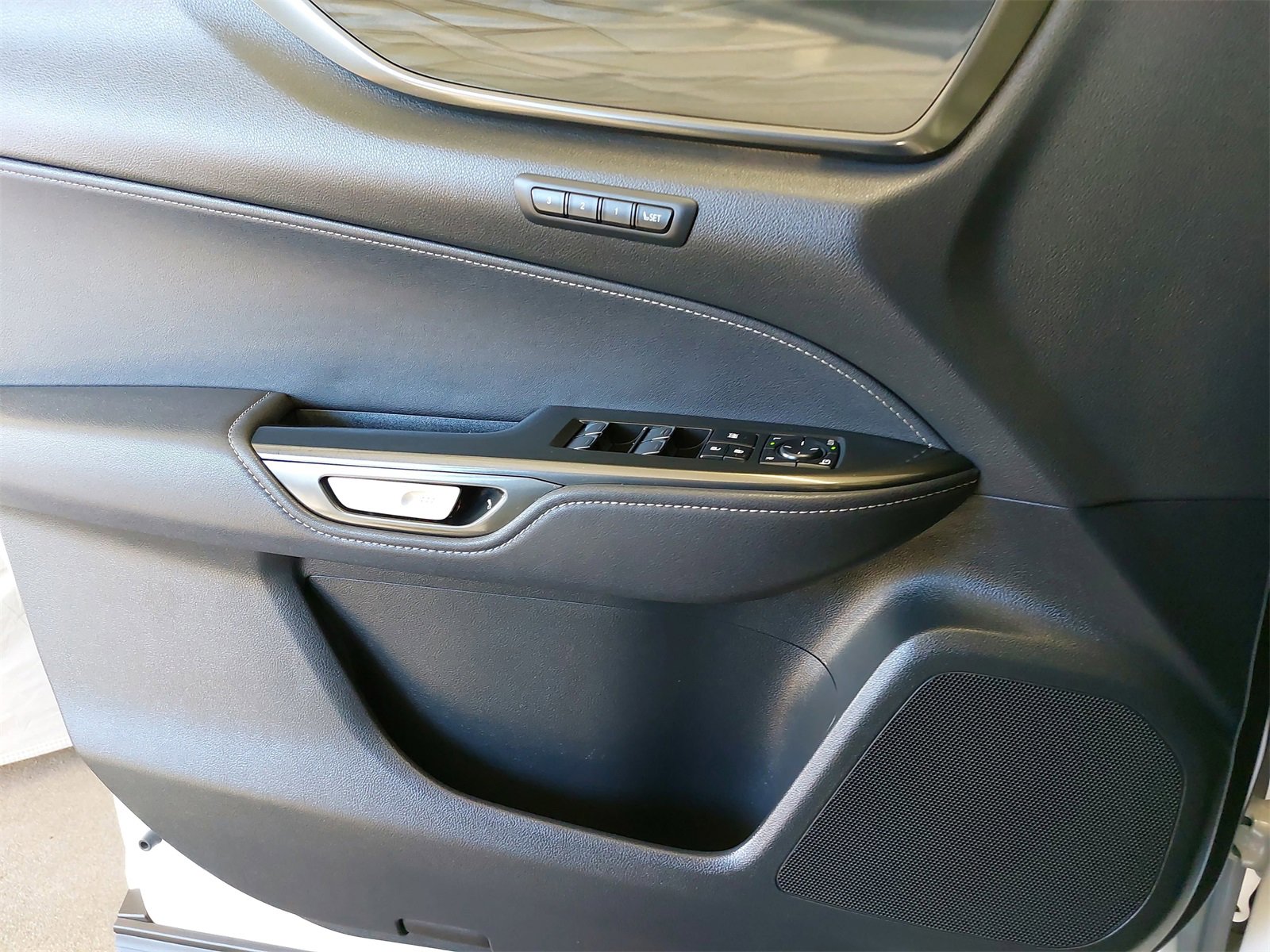 Used 2025 Lexus NX 350h AWD w/ Premium Package image 30