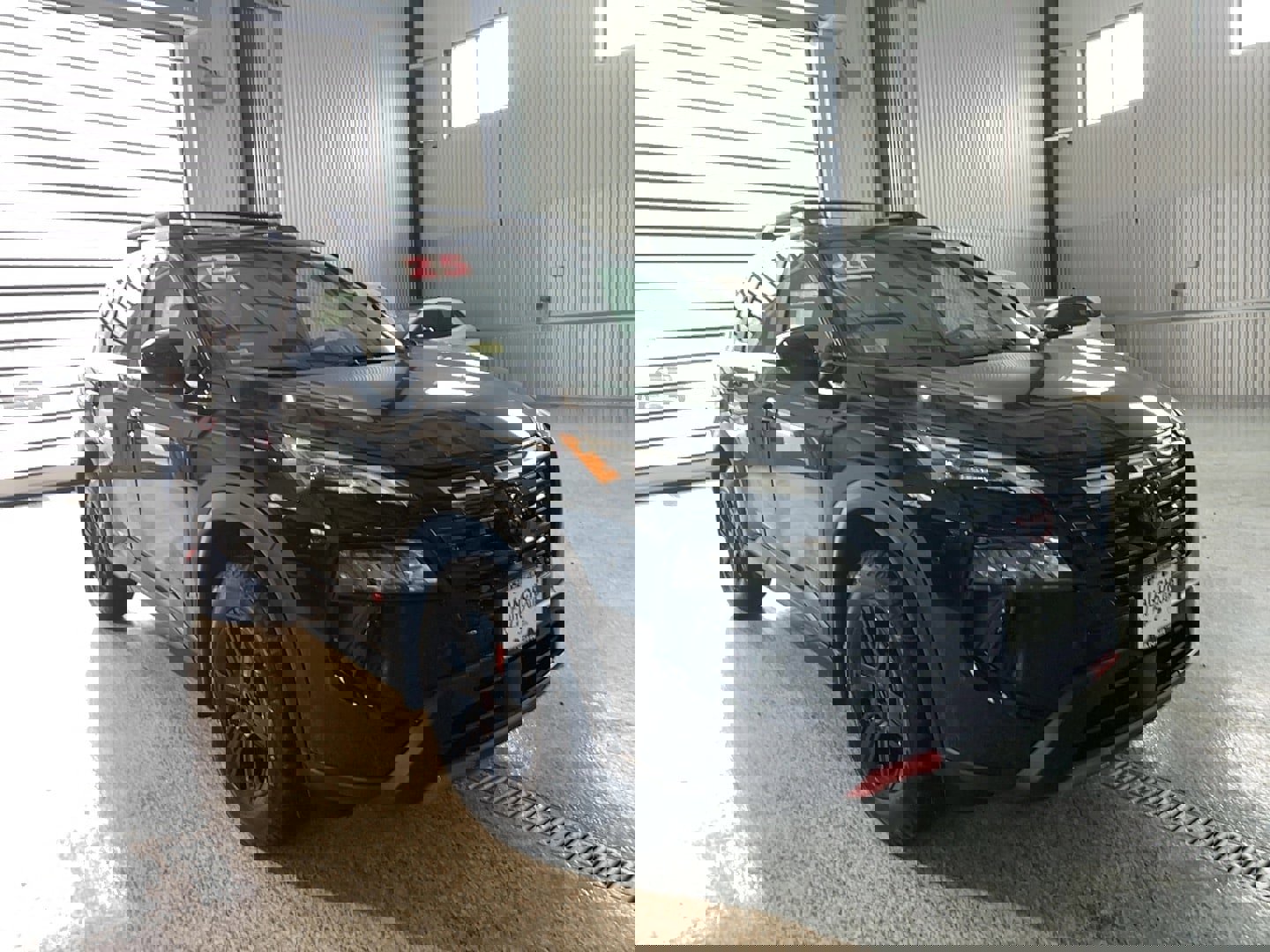 Used 2025 Nissan Rogue SV image 1