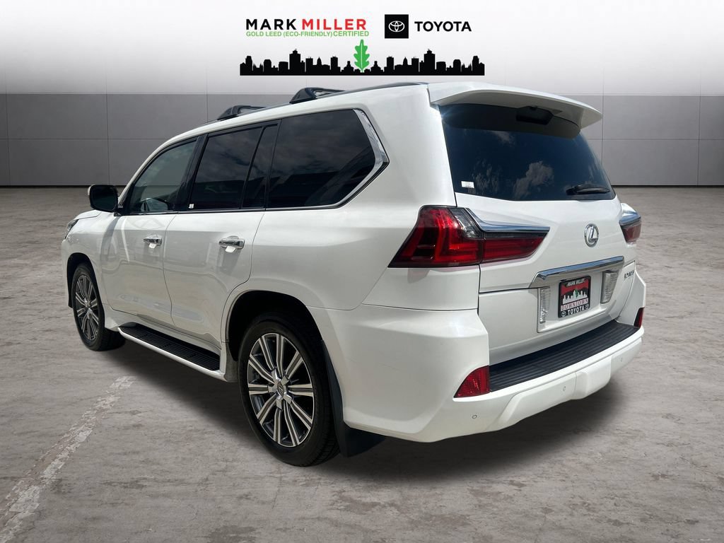 Used 2016 Lexus LX 570 4WD w/ Luxury Package image 3