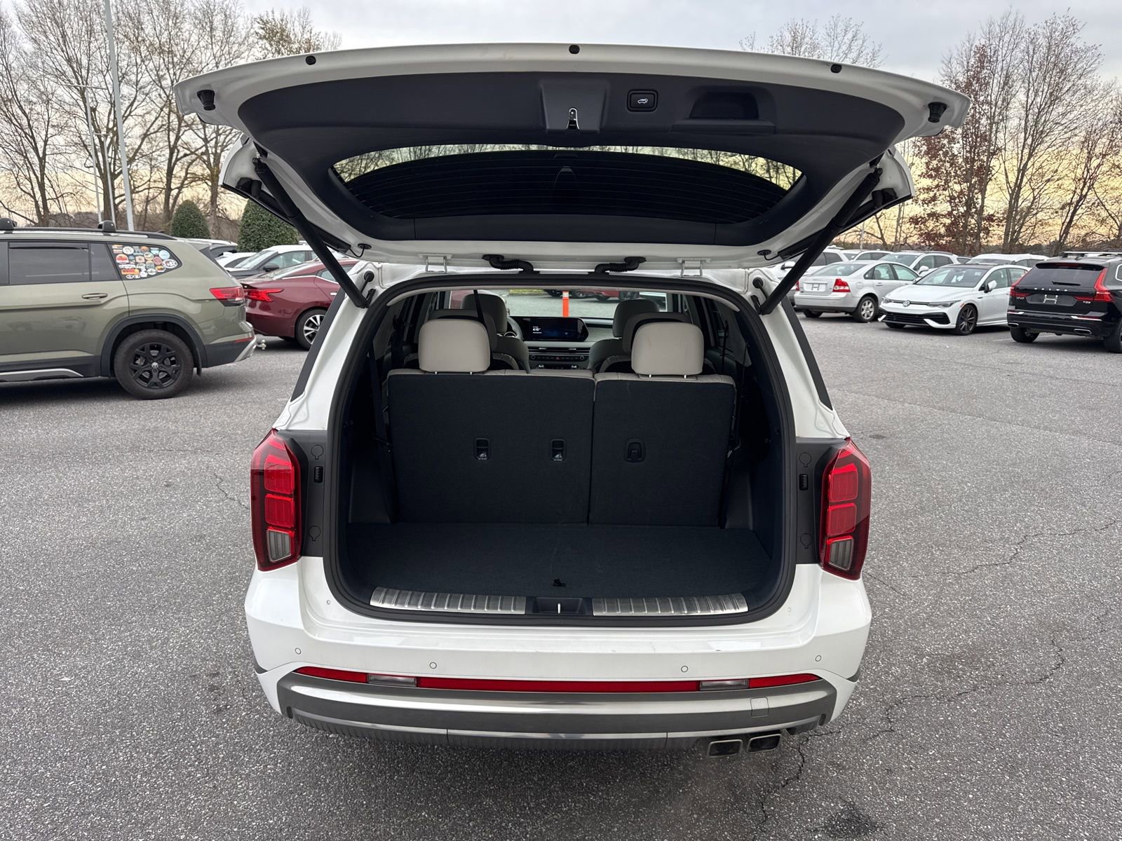 Used 2025 Hyundai Palisade Calligraphy image 10