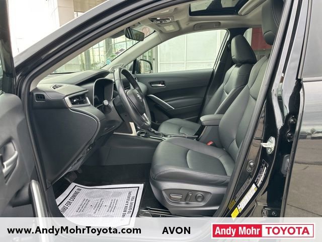 Used 2023 Toyota Corolla Cross XLE w/ Convenience Package AWD/4WD image 10