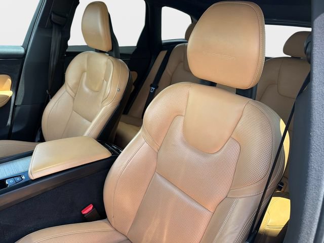 Used 2018 Volvo XC60 T6 Inscription w/ Luxury Seat Package AWD/4WD image 20