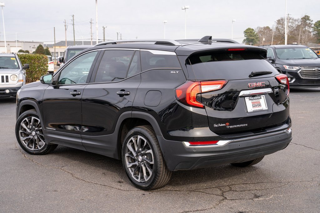 Used 2022 GMC Terrain SLT w/ Tech Package image 3