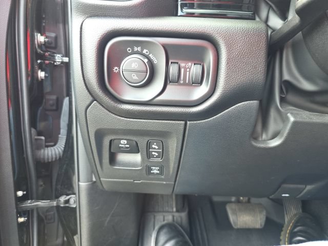 Used 2025 RAM 1500 Laramie w/ Night Edition AWD/4WD image 15