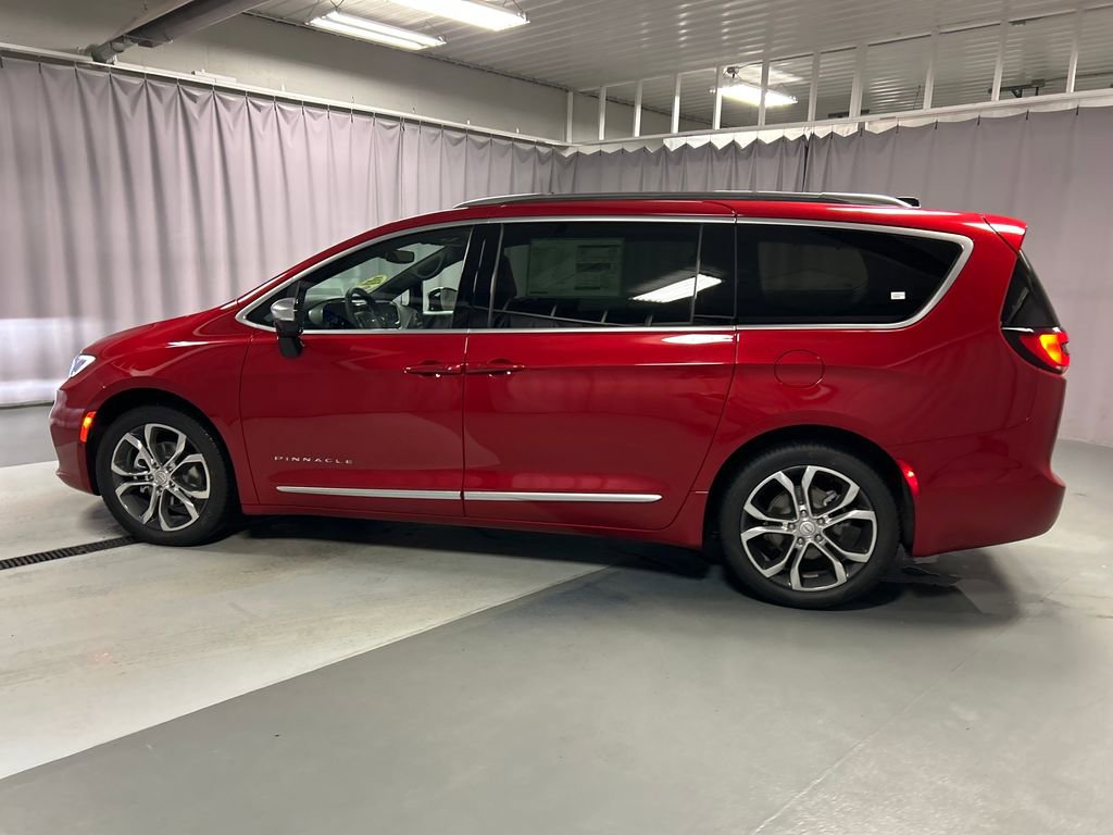 New 2026 Chrysler Pacifica Pinnacle image 4